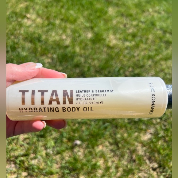 New/Sealed Titan Hydrating Body Oil - Picture 3 of 4